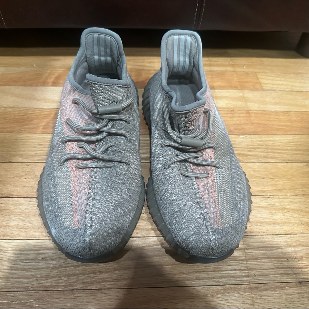 Adidas Yeezy Boost 350
Sand Taupe color
Men’s Size 8